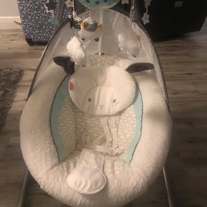 Baby Swing- Almost new. Works great!